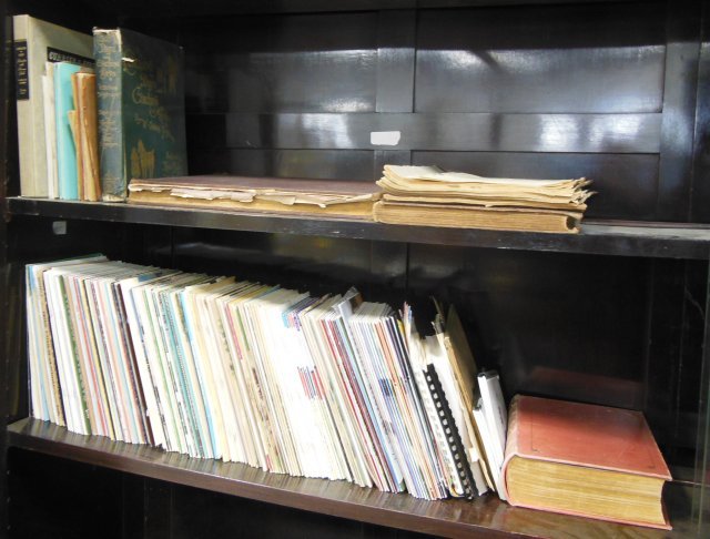 Group lot of magazines, journals, & picture cards: Including portfolio of "War of Nations"; Coaching Days & Coaching Ways; lot of magazines of The Carriage Journal; Sesame & Lillies; Currier & Ives book; The Illustrated Times from 1/1856 to 6/1856; Th