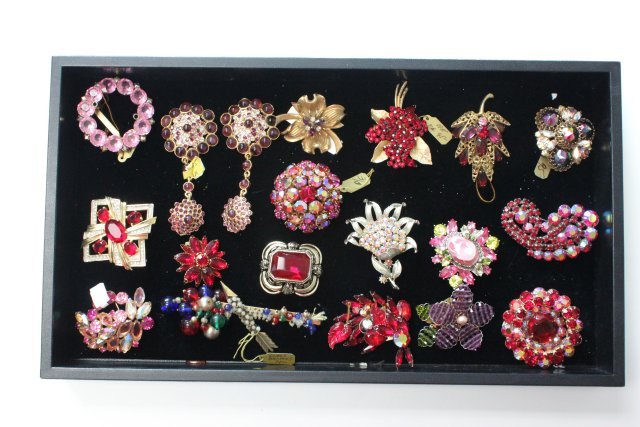 Vibrant crystal and semi precious stoned brooches: Approxm. 18 vintage pieces. From the estate of Anita Stern, owner of This-N-That antiques store, NYC.