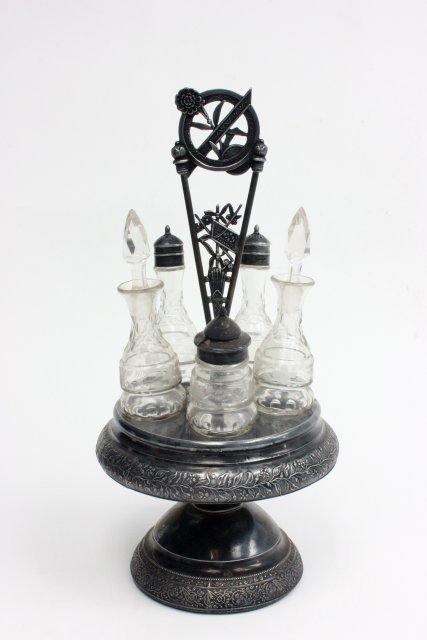 Victorian silver plate cruet set: Victorian silver plate cruet set