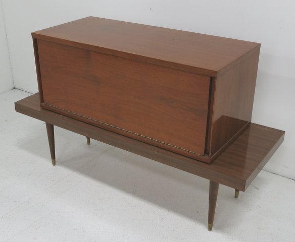 Mid century walnut bar on matched table: 29 1/4"H x 48"W x 18"D bar fitted with glass table veneered in formica good condition (3394)