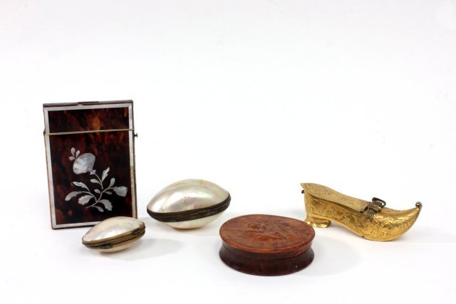 5 Various Cases: Including brass "shoe" snuff box, rosewood, mother of pearl and silver card case, 2 mother of pearl egg shaped containers, round carved wood compact depicting angel