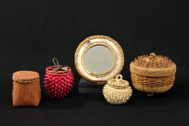 Native American Covered Baskets, mirror-Penobscot: Sea urchin, rasberry, & birch bark. 5 total. Largest 6 1/2"H x 7" D Good condition