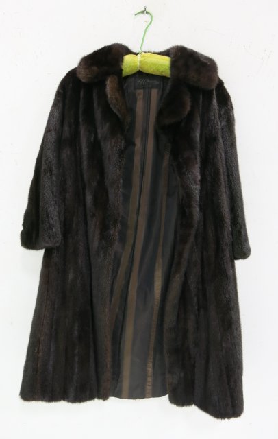 Full length mink coat: Black/brown. Approx. fits up to a size 8-10.