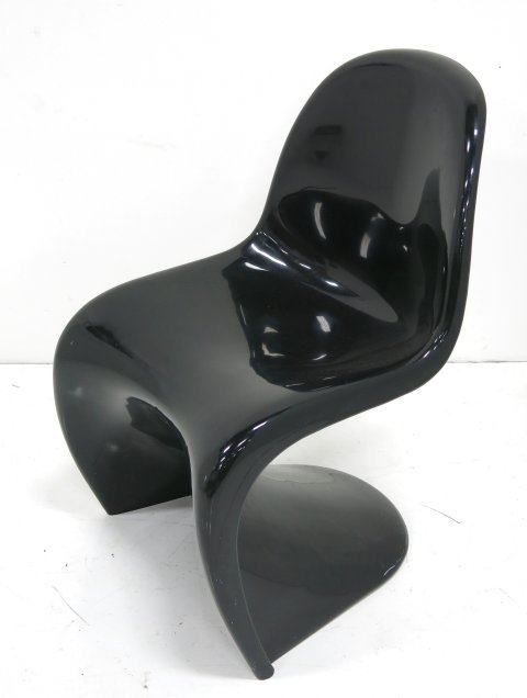 Verner Panton for Herman Miller fiberglass chair: Ca. 1970. Approx. 32.5" H. Good condition.