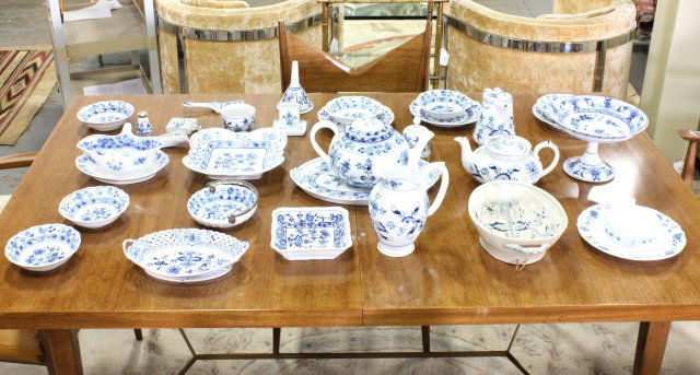 Meissen blue onion porcelain & other porcelain: Pieces with Meissen marks including: Covered teapot, approx. 6.5" H. Reticulated tray, approx. 9.5" x 6". Gravy boat. Bell. Square tray, approx. 9" D. Oval tray, approx. 13.25" x 9.5". 3 plates, appro