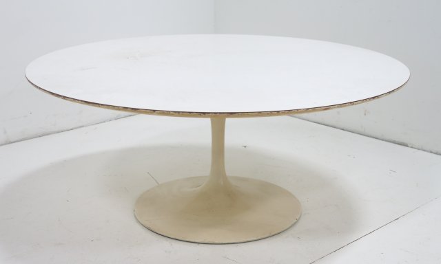 Eero Saarinen for Knoll Coffee Table: Circa 1960. Approx. 15" H x 36" D. Minor scratching on base & around edge of table.
