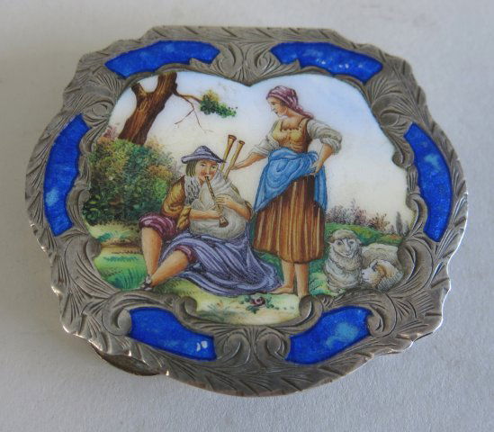 Silver & Enamel Compact (1 of 3)