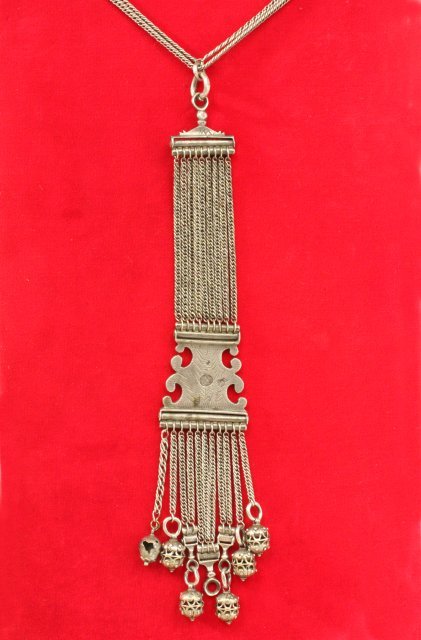 Silver Necklace (1 of 3)