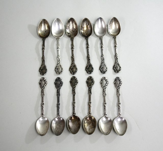 12 Sterling Silver Teaspoons (1 of 6)