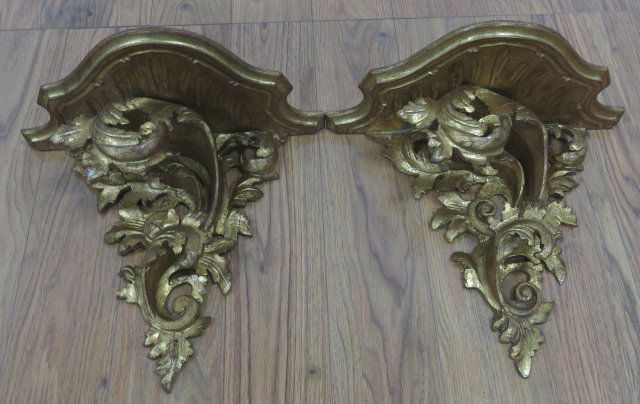 Pair of Gilt Wood Carved Wall Brackets (1 of 3)