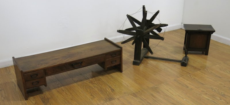 Antique Korean spinning wheel for silk "Mulle" (1 of 3)