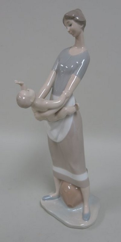 Lladro Mother & Child (1 of 6)