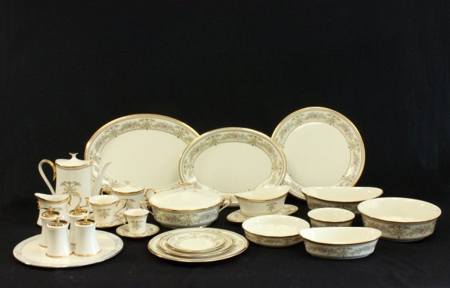 Lenox Castle Garden Dinnerware (1 of 10)