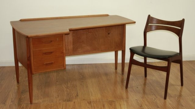Arne Vodder Teak Desk & Chair (1 of 4)