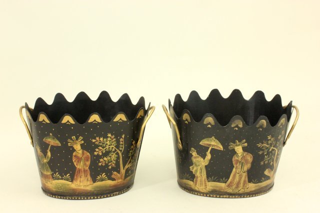 Pair of Chinoiserie Decorated Tole Planters (1 of 6)