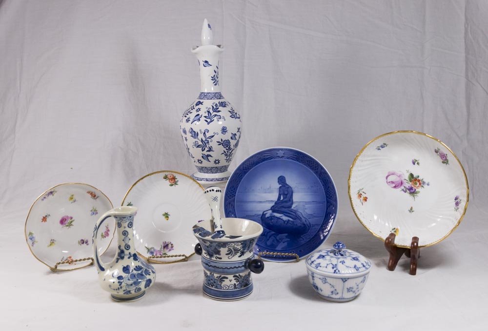 Group Lot of Porcelain (1 of 4)