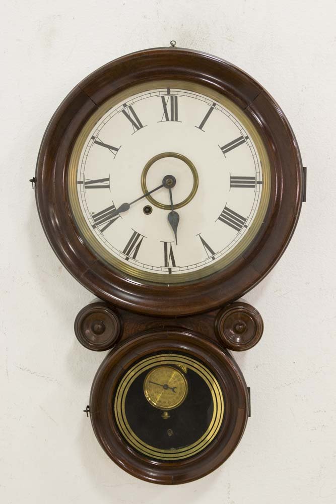 Rosewood Figure 8 Clock (1 of 3)