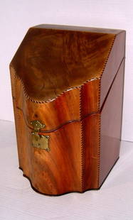 19TH C. MAHOGANY LETTER BOX CIRCA 1830: LETTER BOX. 19TH C. MAHOGANY LETTER BOX CIRCA 1830 APPROX. 8.5" W X 13" H