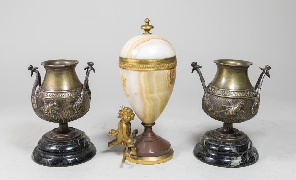 Group Lot of 3 Table Objects (1 of 5)