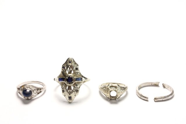 Lot of 4 Rings (1 of 9)