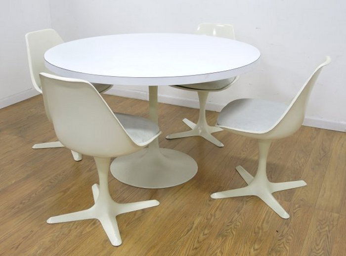 Saarinen Style Fiberglass Dining Table & 4 Chairs (1 of 3)