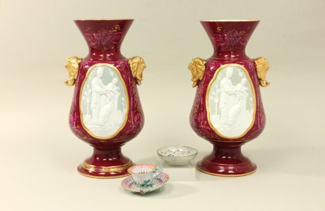 Lot of Porcelain Items (1 of 8)