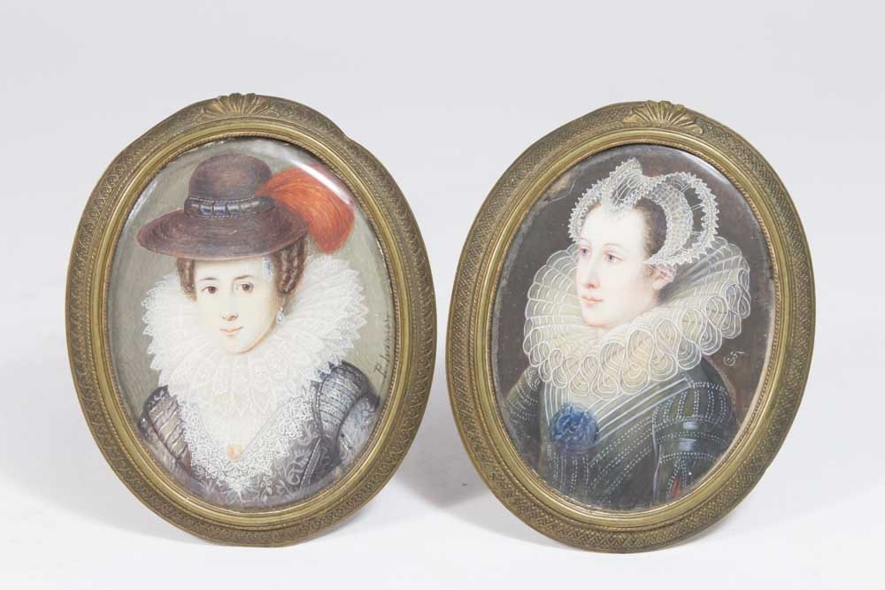 2 Framed Portraits of Ladies (1 of 4)