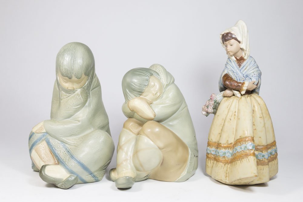 Lladro Eskimo Boy & Girl and Girl with Roses (1 of 8)