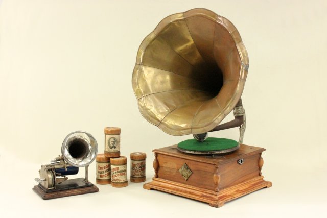 Edison Cylinder Disc Player & Wind-Up Phonograph (1 of 8)
