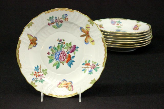 8 Herend Porcelain Queen Victoria Soup Bowls (1 of 6)