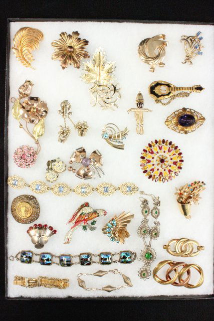 Tray of Vintage Costume Jewelry (1 of 3)