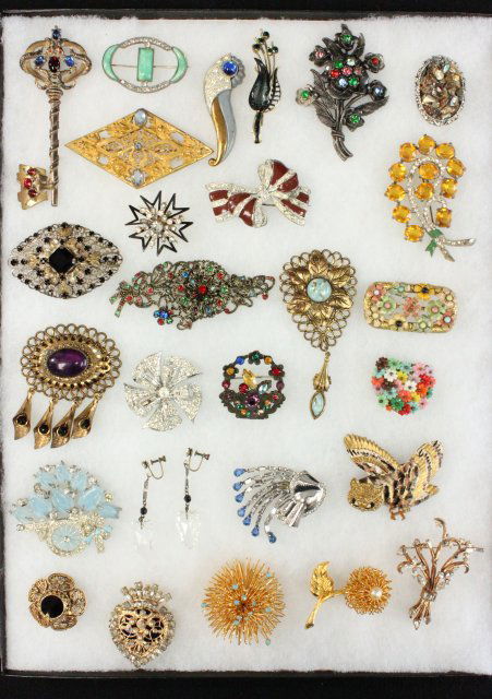 Lot Vintage Art Deco Costume Jewelry (1 of 3)
