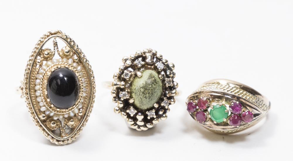 3 Gold Ladies Rings (1 of 5)