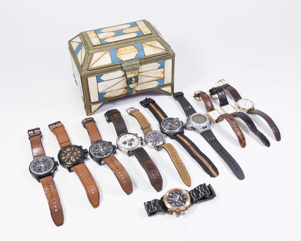 Lot of 11 Watches: Including Fossil, Timex, and others. With casket.
