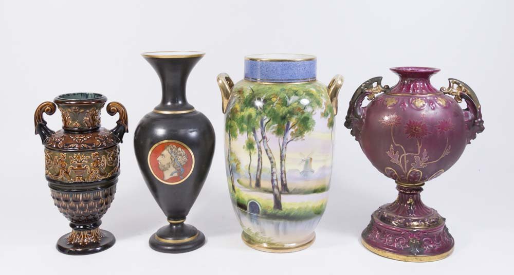 4 Porcelain Vases (1 of 10)