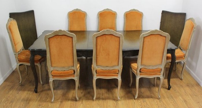 Country French Table with 3 Leaves (1 of 5)