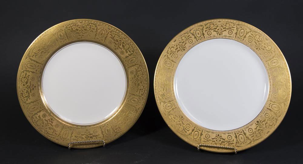 Set 21 Gilt Porcelain Dinner Plates (1 of 7)