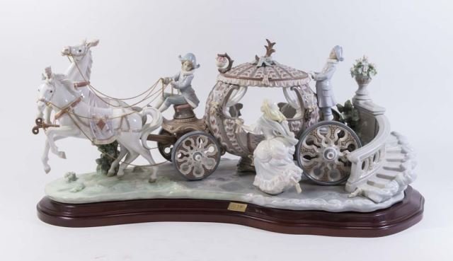 :Lladro Porcelain Figure, "At The Stroke of 12" (1 of 10)