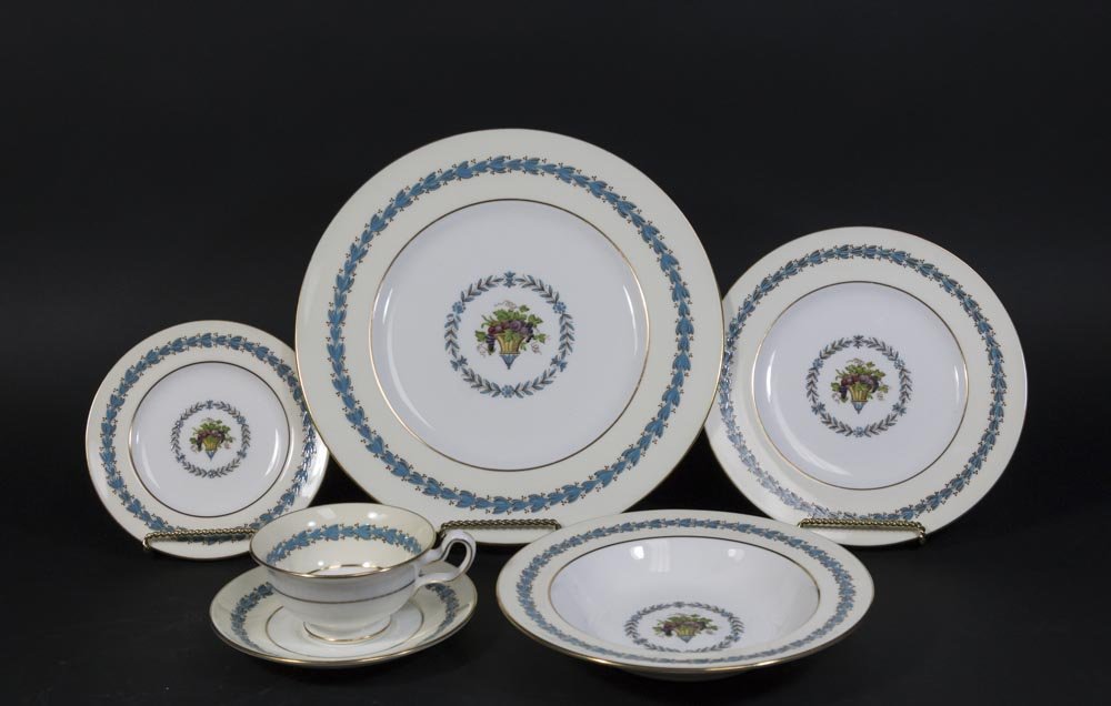 Wedgwood Appledore Dinner Service for 12: Including 12-10 3/4" dinner plates, 12-8" salad plates, 12-6" cake plates, 12 cups & saucers, 2 soup bowls.