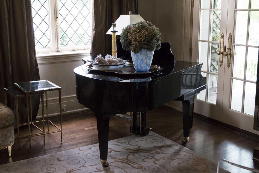 Baldwin Black Lacquer Baby Grand Piano & Bench (1 of 10)