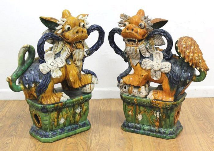 2 Large Chinese Ceramic Foo Dogs (1 of 6)
