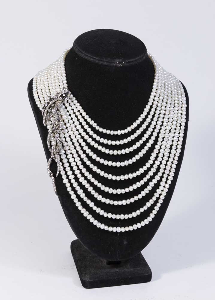Simon Tu Pearl Necklace with Rhinestones: Approx. 16" L. (1-5167)