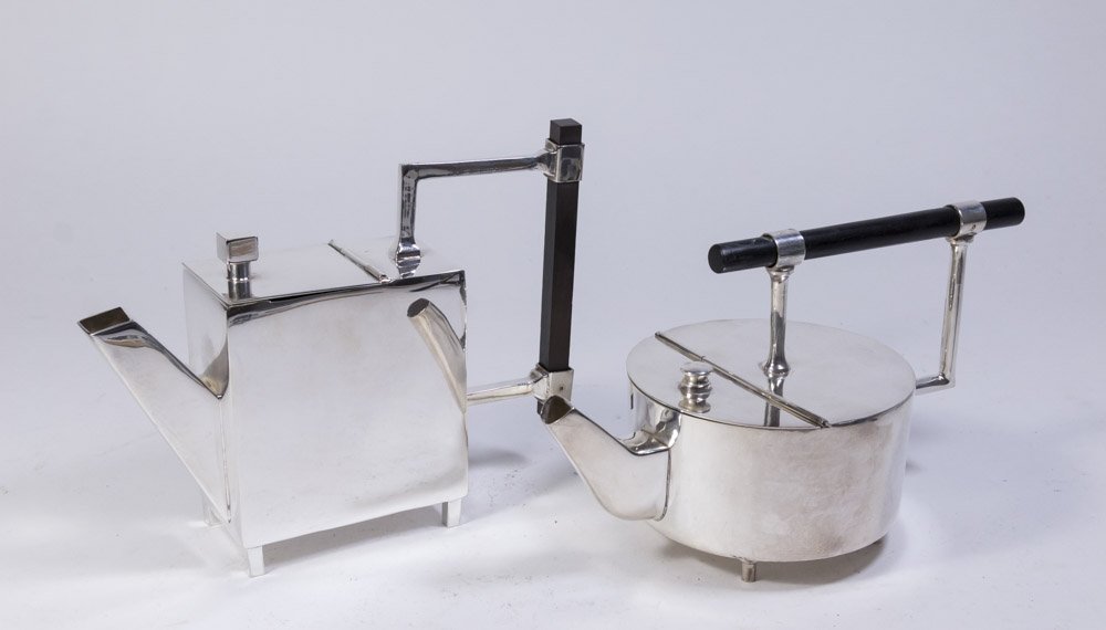 2 Art Deco Style Silver Plated Tea Pots (1 of 5)