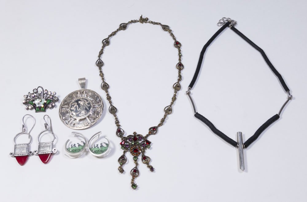 Group Lot of Jewelry (1 of 9)