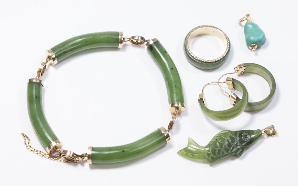 Lot of Gold Jewelry (1 of 4)