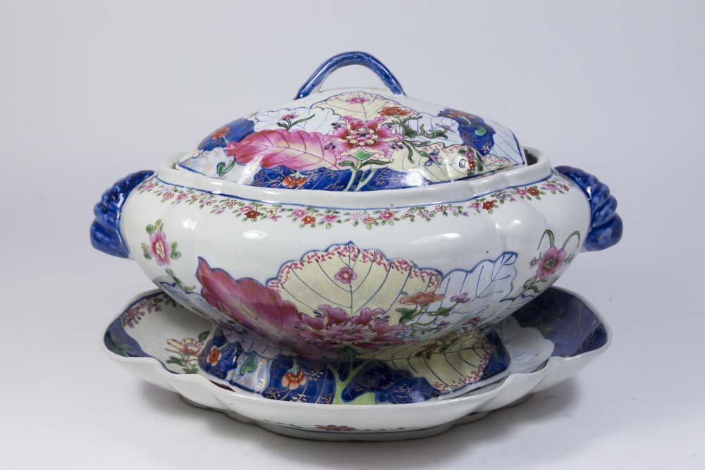 Chinese Porcelain Tureen & Underplate (1 of 5)