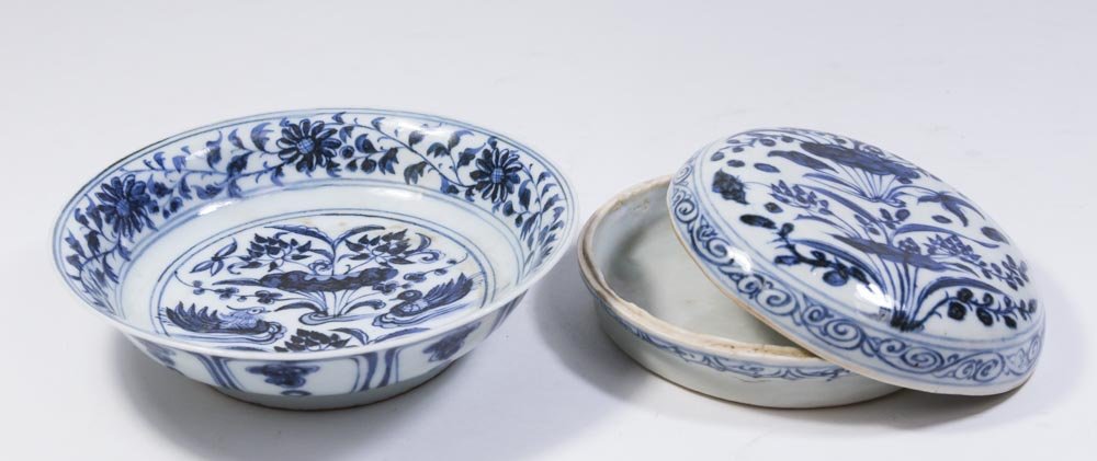 2 Blue & White Chinese Porcelain Pieces (1 of 5)