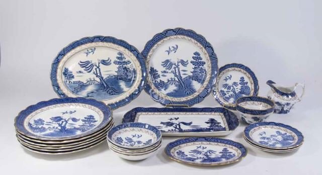 :Booths English Dinnerware by Pearl Old Willow: Including 7-10" plates; creamer, sugar, & tray; 12" x 9 1/2" tray; small tray; 5 small bowls; and 4 smal lplates. (5176)