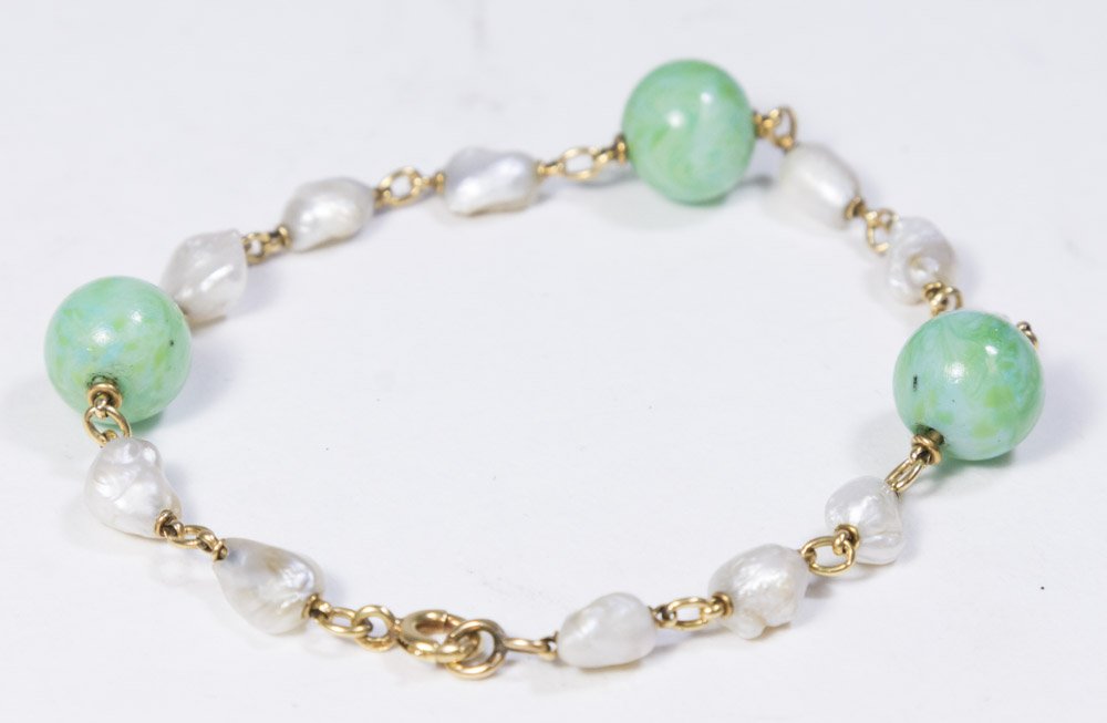 Jade & Fresh Pearl Bracelet (1 of 2)