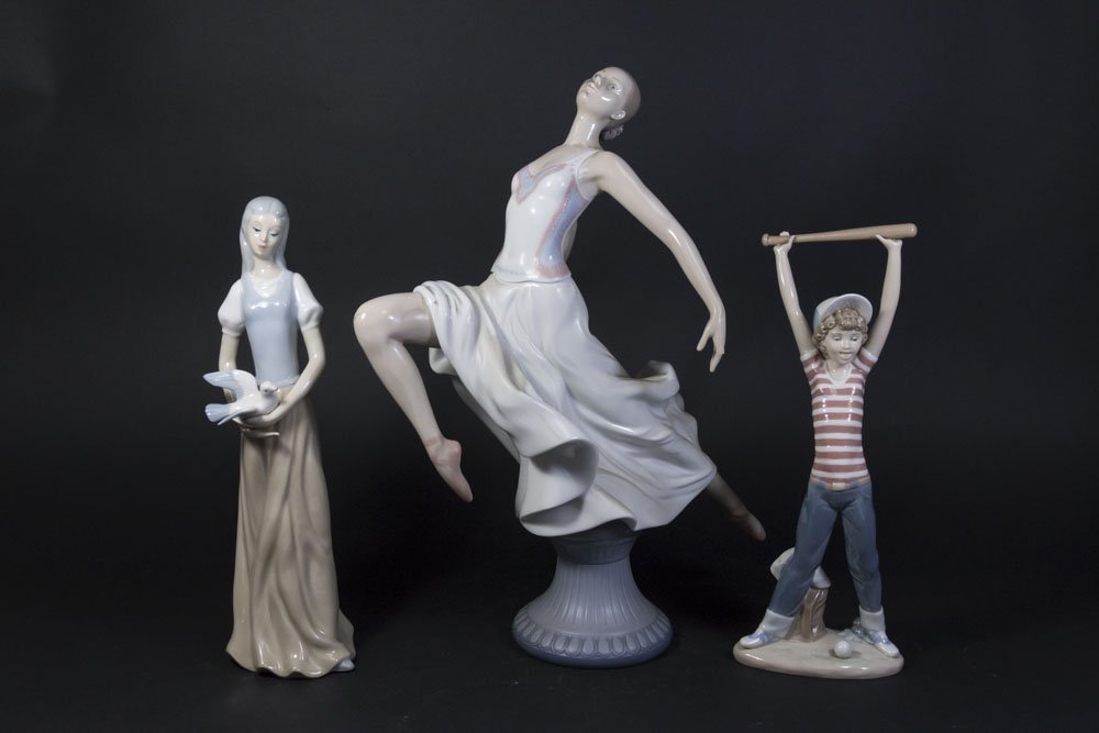 3 Lladro Porcelain Figures (1 of 5)